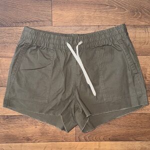 Vuori Size Medium Vintage Ripstop Short Dark Oregano Coastal Casual Basic Bottom